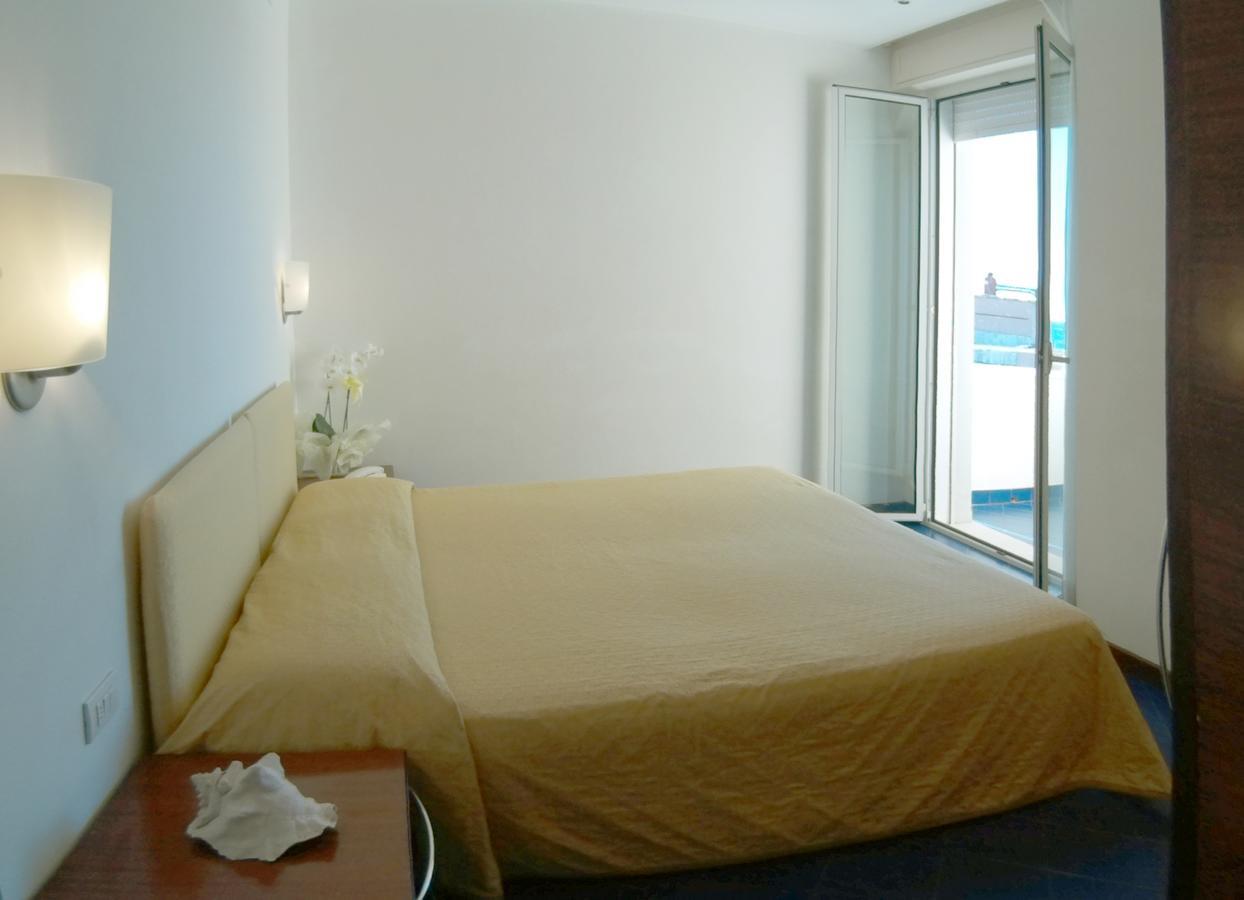 Residence Adriatico Gabicce Mare Exteriör bild