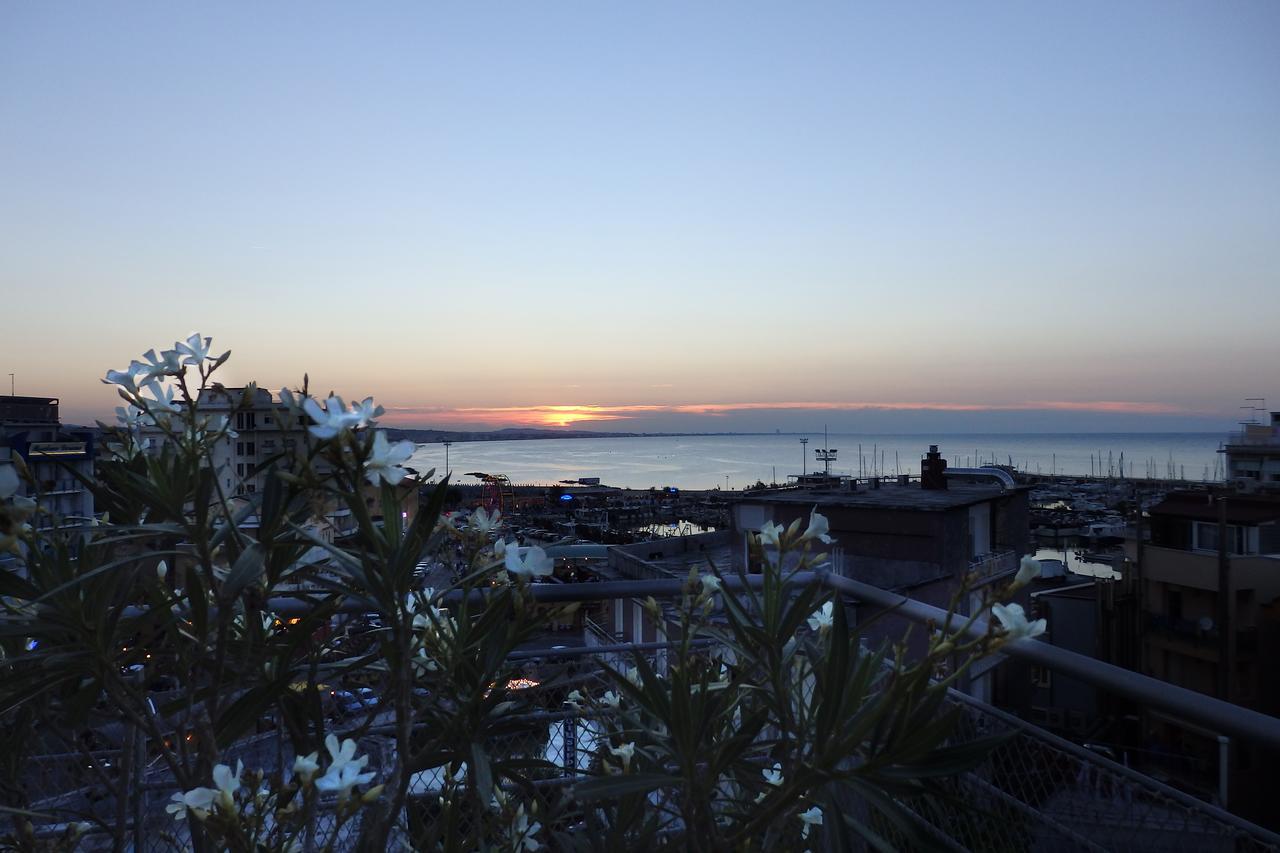Residence Adriatico Gabicce Mare Rum bild